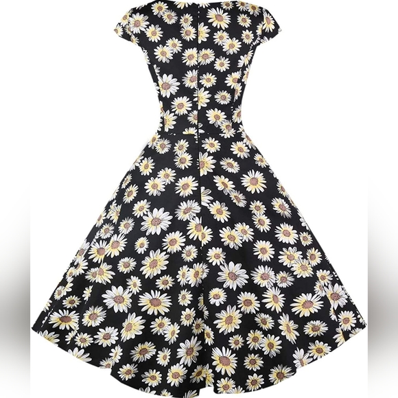 Women's Cocktail Party Dress with Cap Sleeves and Pockets - Picture 2 of 7